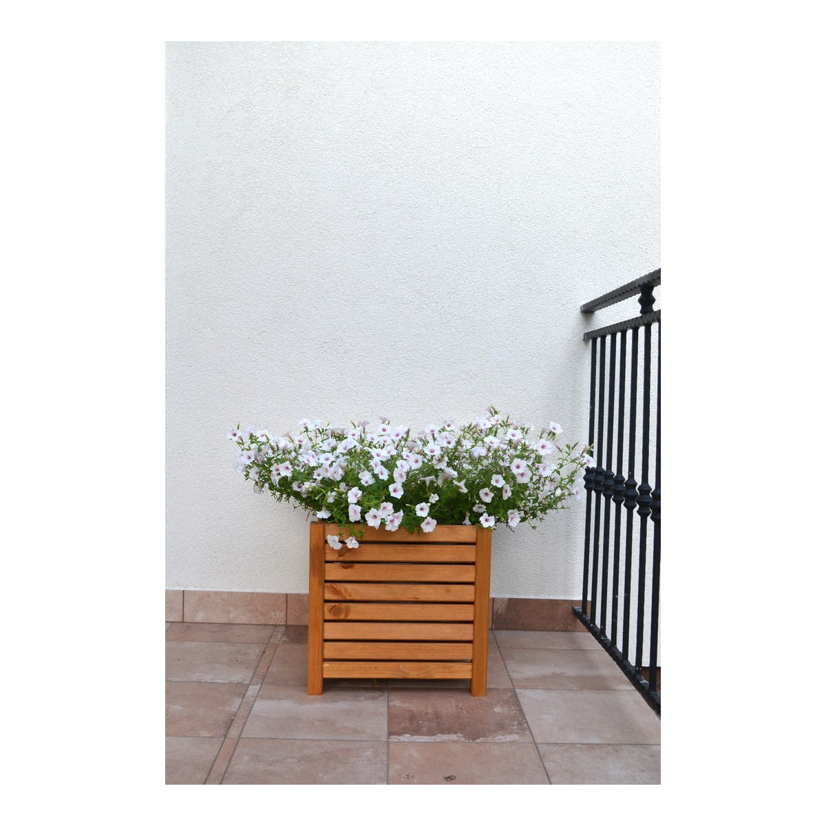 Lumânare mare din lemn de culoare maro deschis