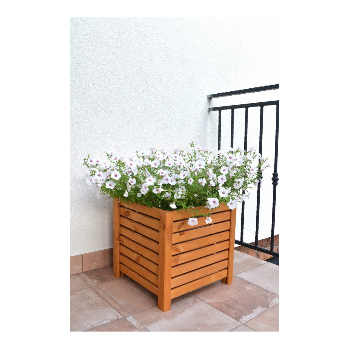 Lumânare mare din lemn de culoare maro deschis