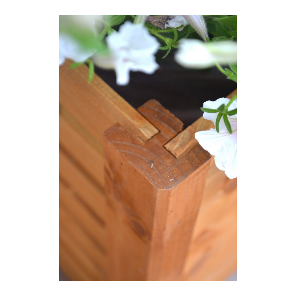 Lumânare mare din lemn de culoare maro deschis