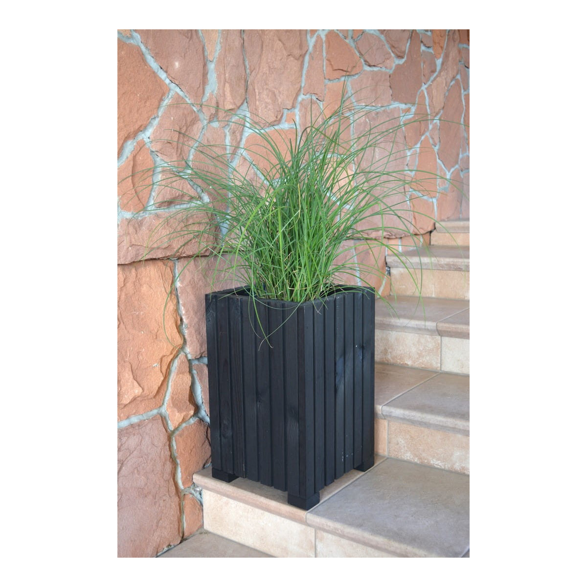 Ghiveci din lemn de culoare neagră