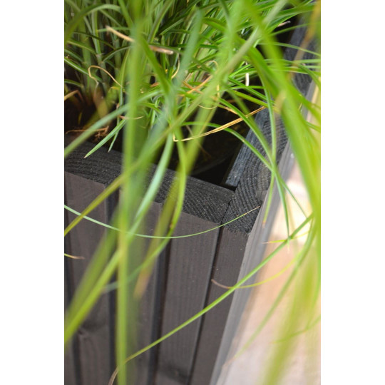 Ghiveci din lemn de culoare neagră