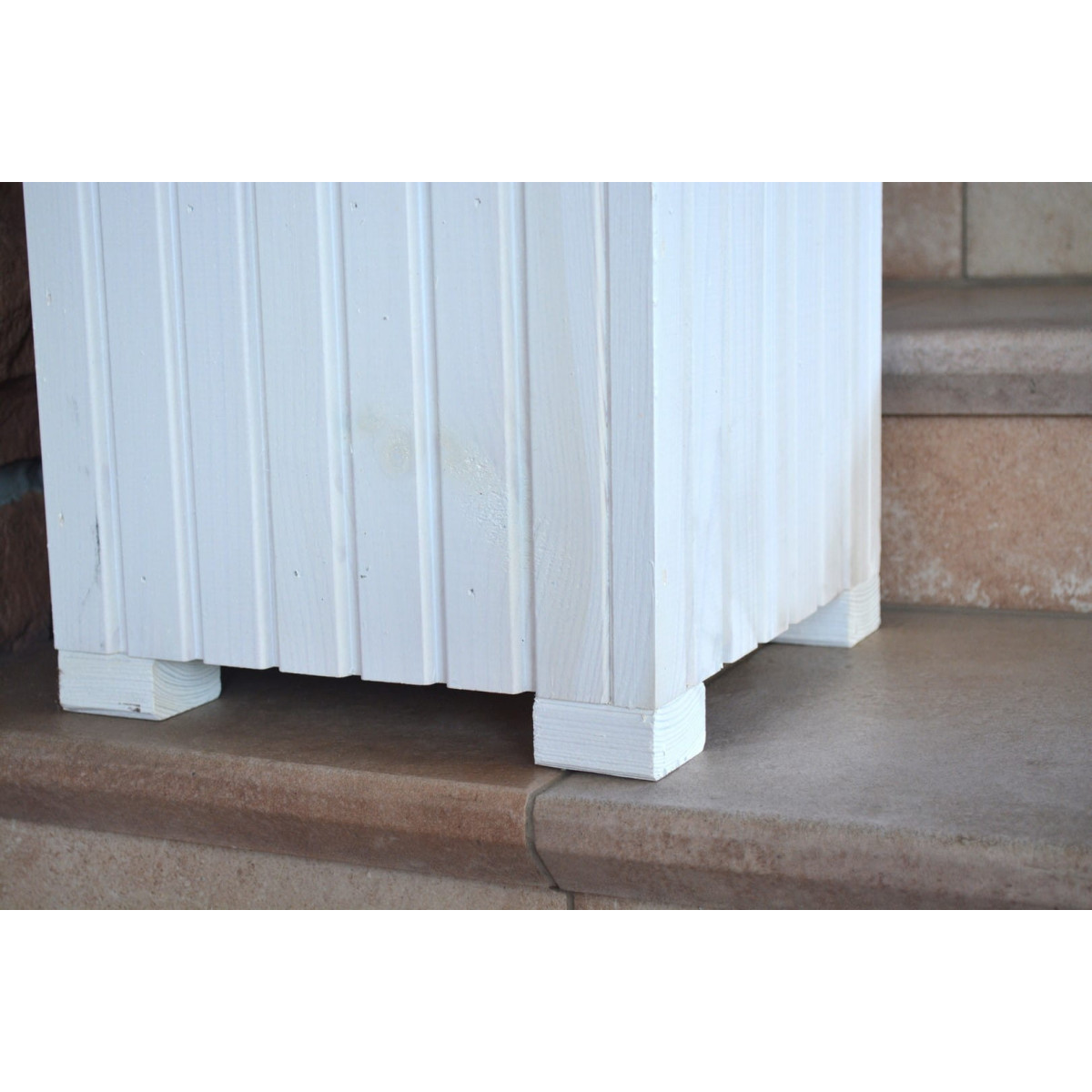 Vase din lemn moderne de culoare albă