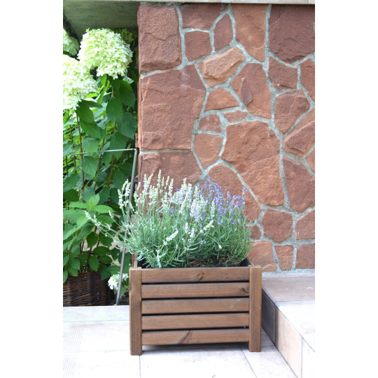 Banchete de flori din lemn maro