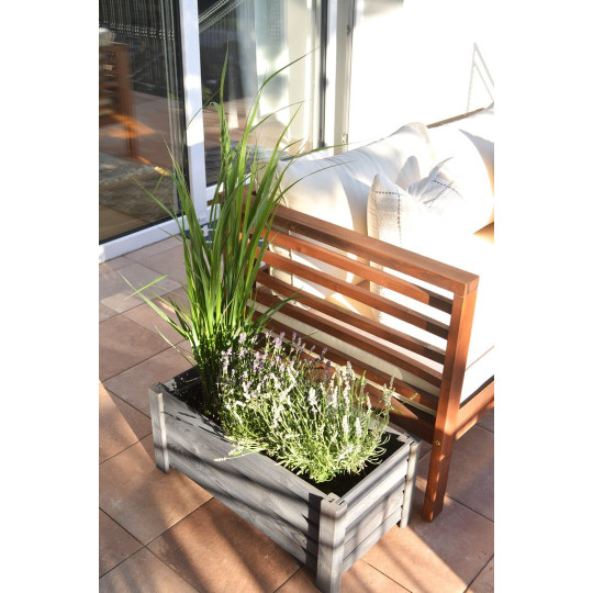 Vyvýšený drevený kvetináč v tmavo sivej farbe