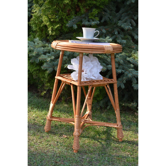 Mesea rotundă din rattan pentru cafea
