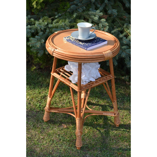 Mesea rotundă din rattan pentru cafea