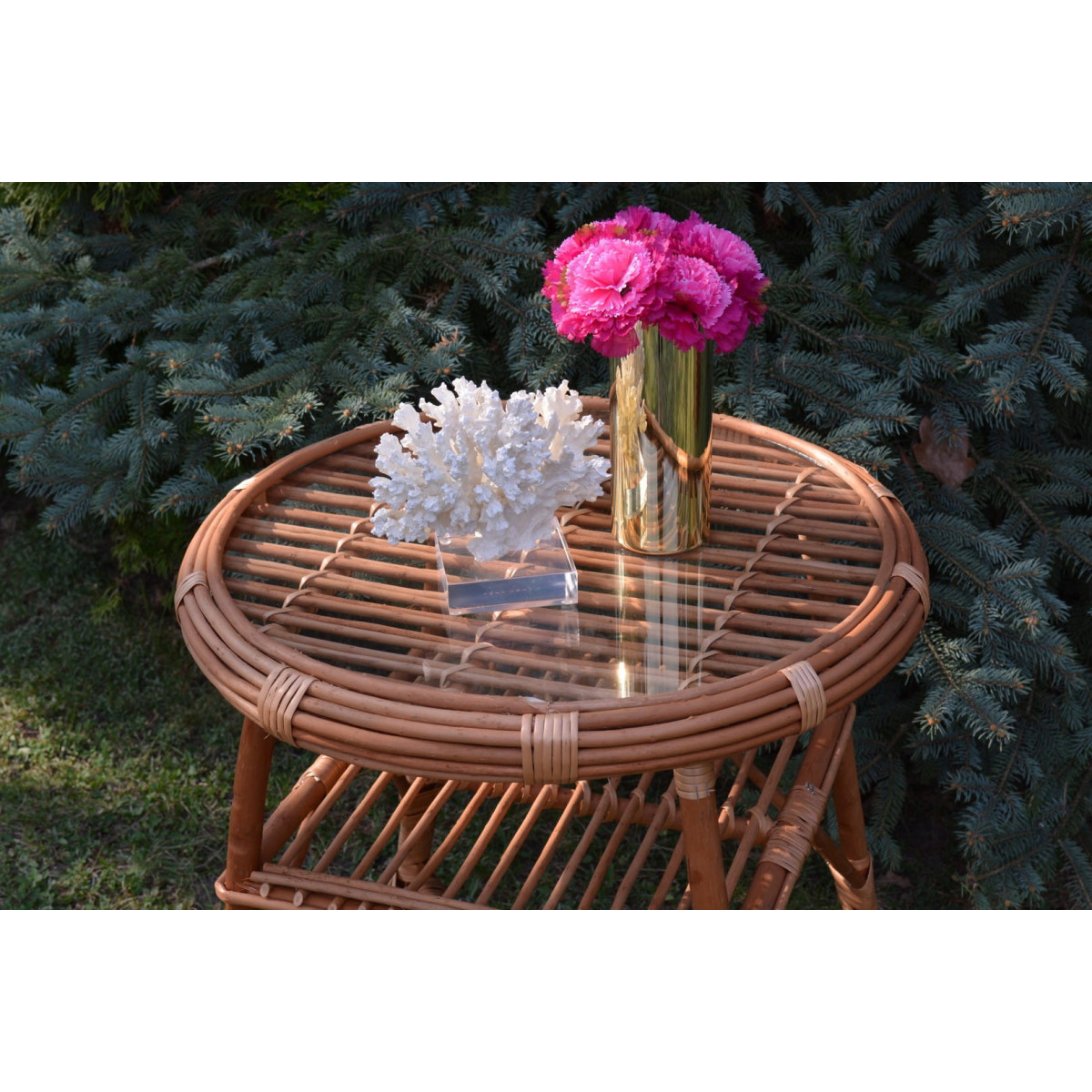 Masa rotundă cu sticlă din rattan natural