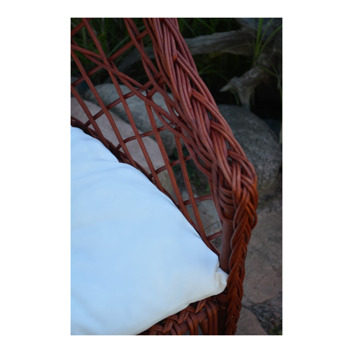 Scaun de grădină din cireș cu pernă albă