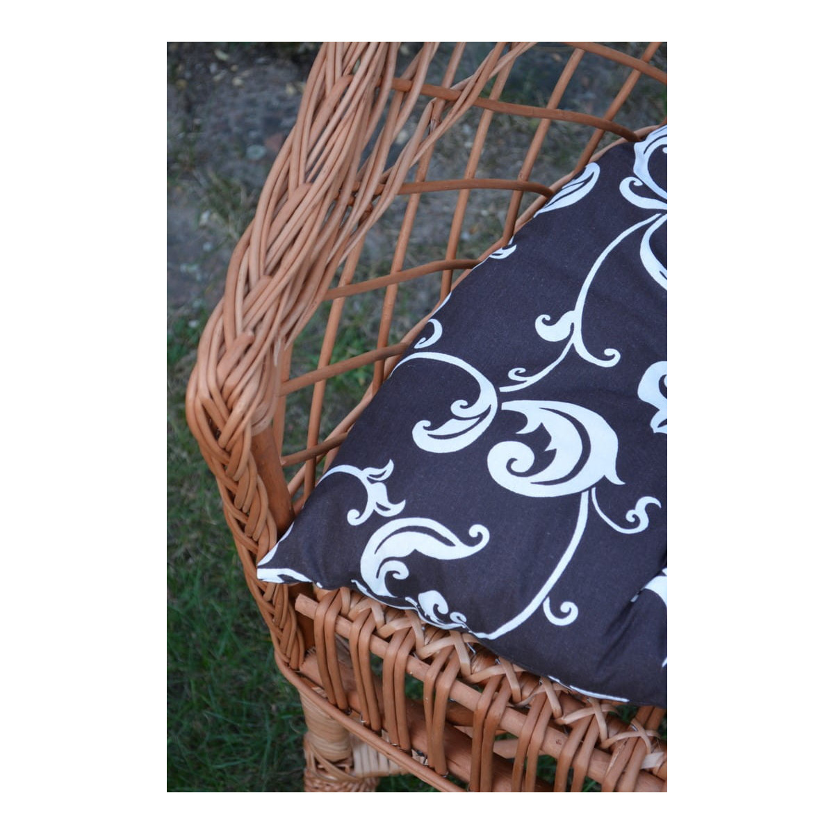 Scaun pentru grădină din nuiele naturale cu pernă maro cu model