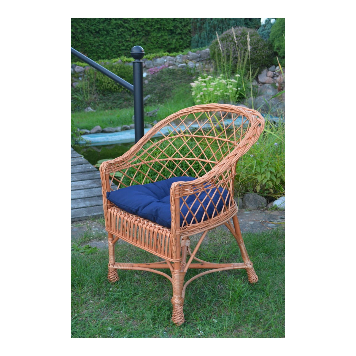 Scaun de grădină din ratan natural cu pernă albastră