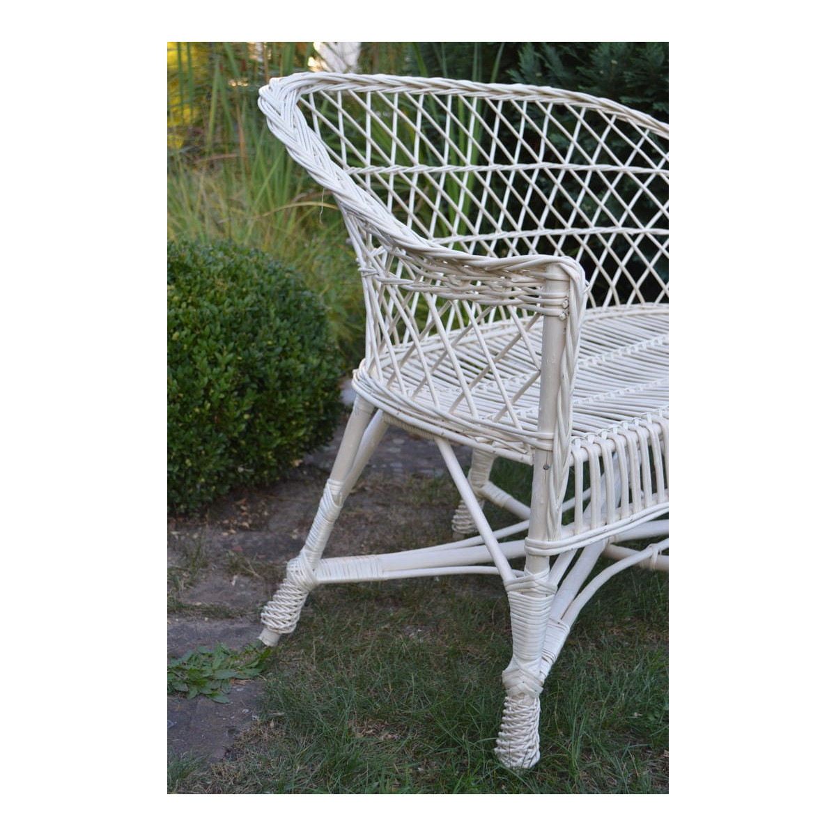 Sofa din ratan alb pentru grădină