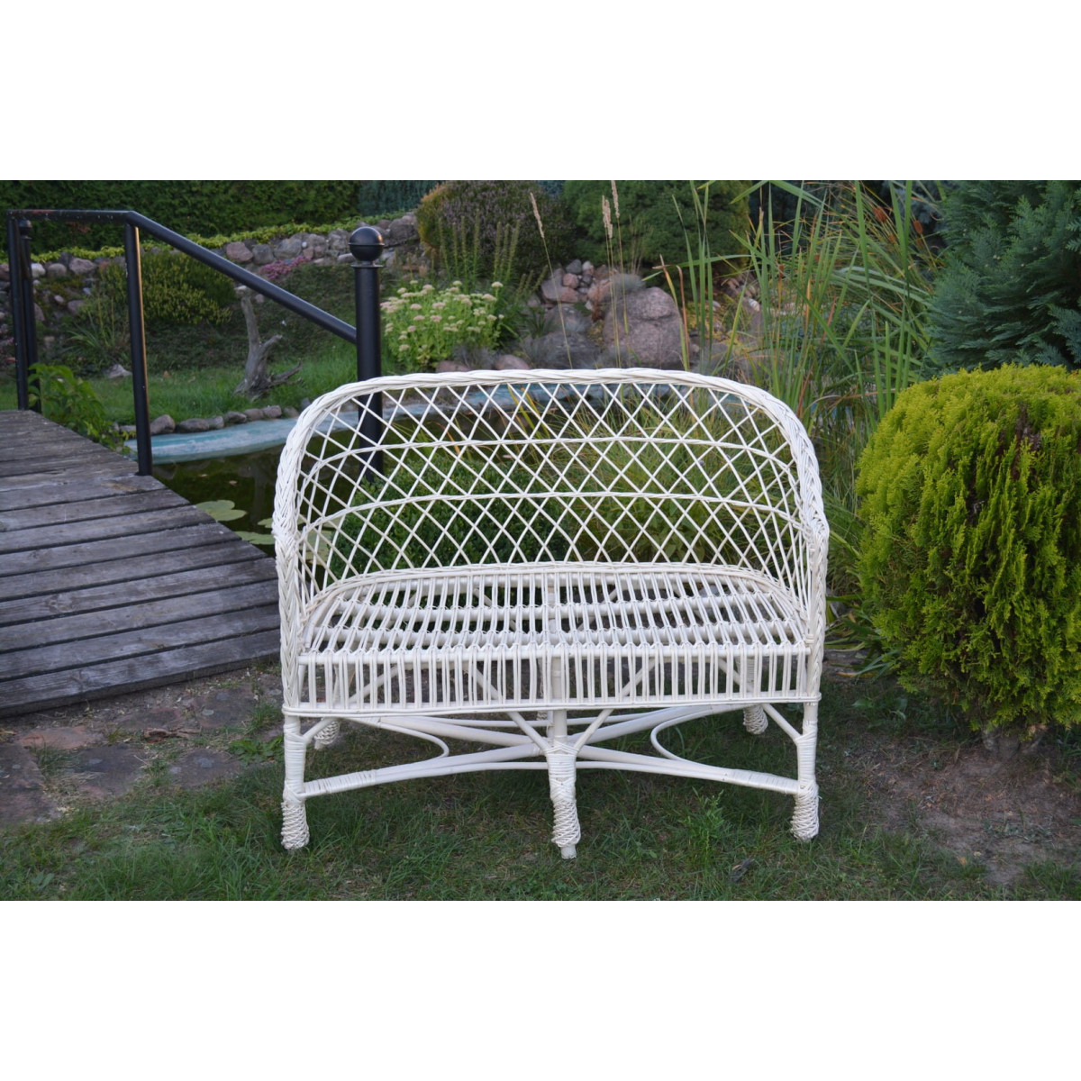 Sofa din ratan alb pentru grădină