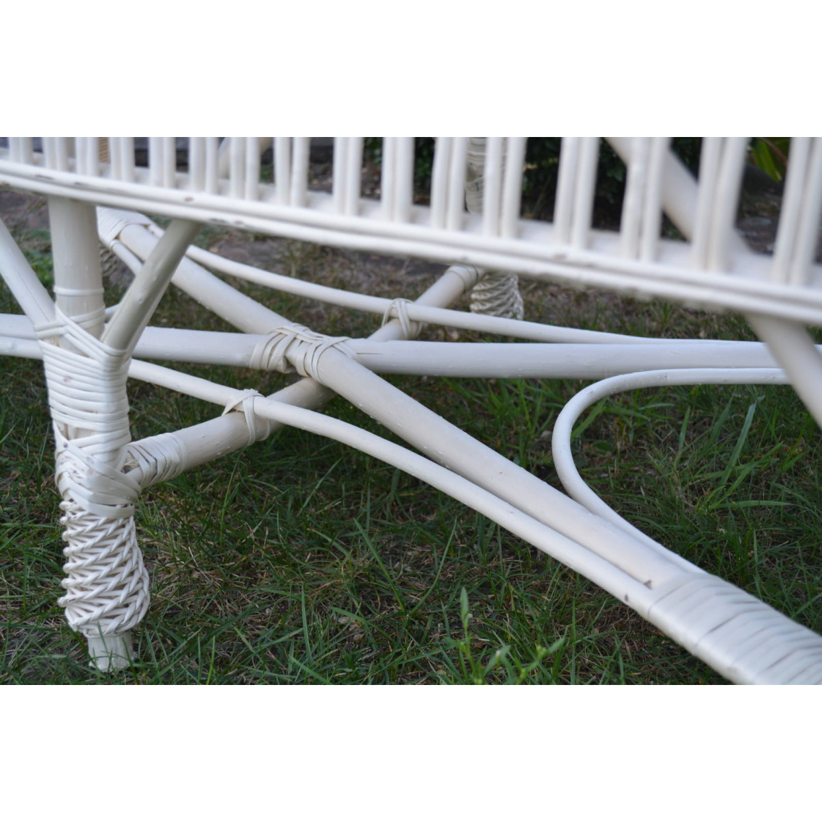 Sofa din ratan alb pentru grădină