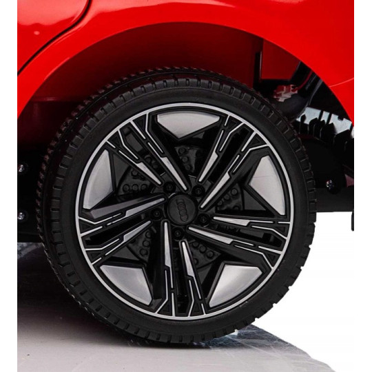 Mașină electrică pentru copii Audi RS e-tron GT 4x4 de culoare roșie
