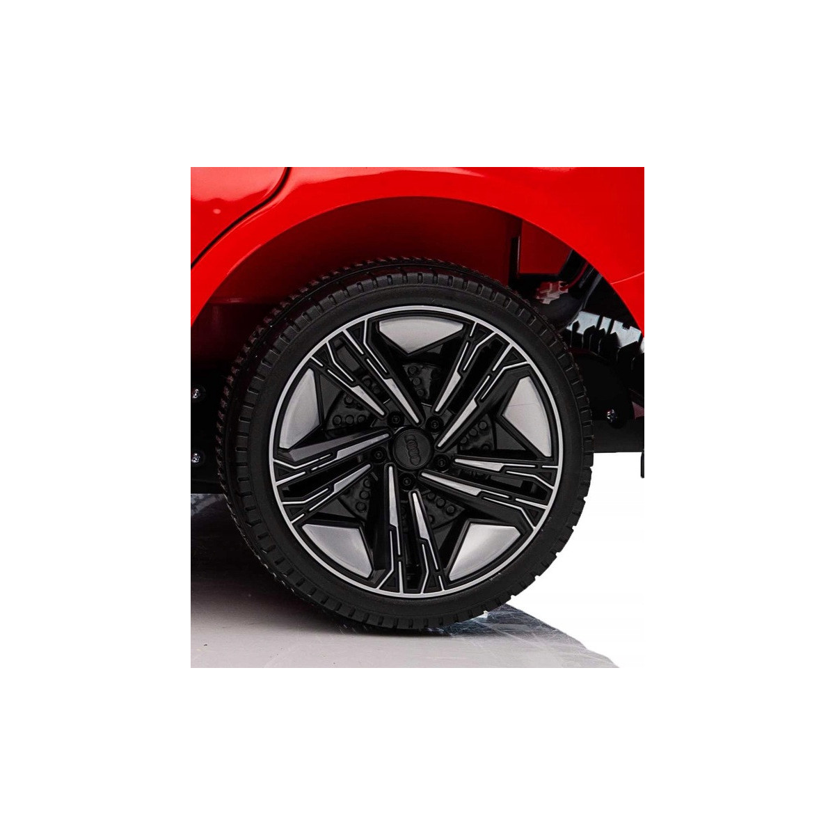 Mașină electrică pentru copii Audi RS e-tron GT 4x4 de culoare roșie