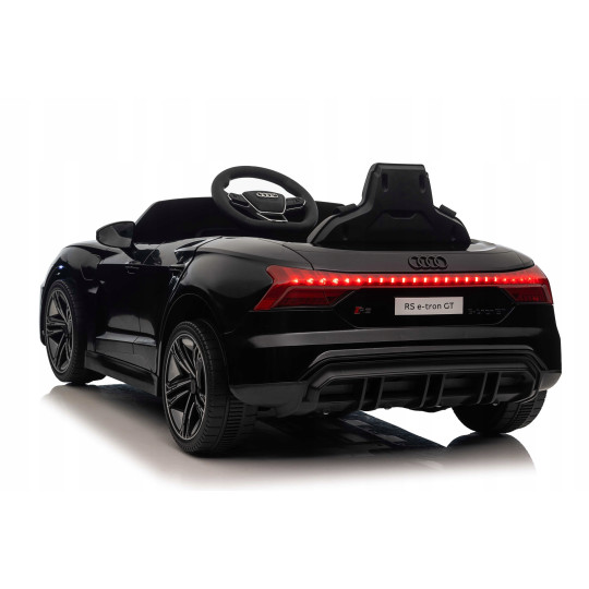 Mașină electrică pentru copii Audi RS e-tron GT 4x4 de culoare neagră
