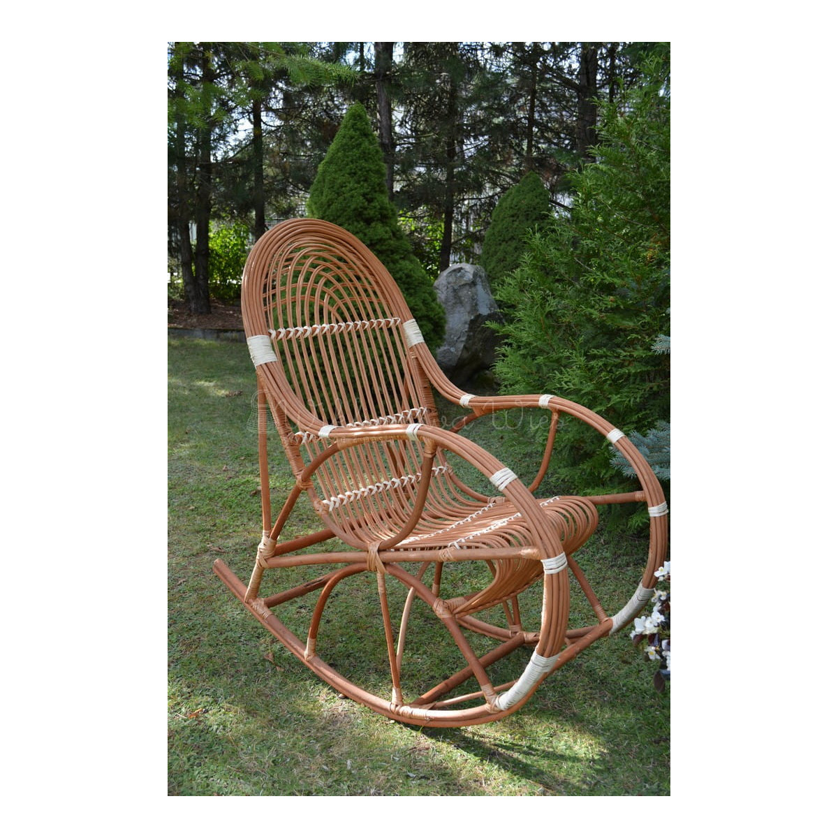 Scaun suspendat de grădină din rattan natural cu finisaj alb