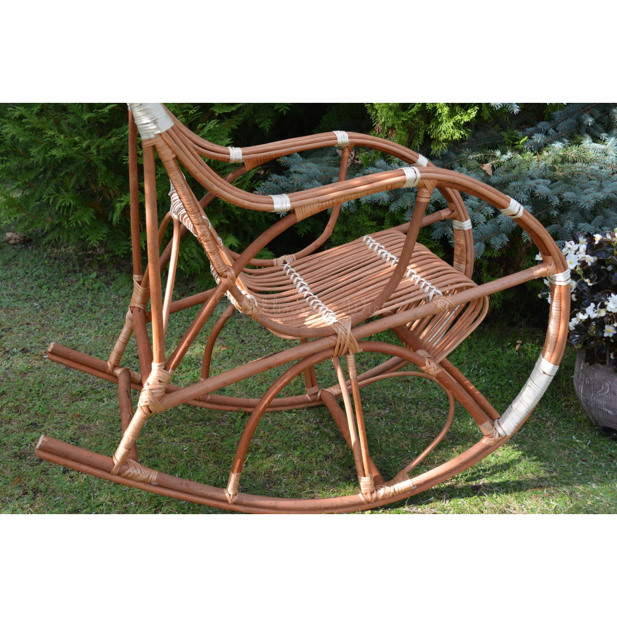 Scaun suspendat de grădină din rattan natural cu finisaj alb