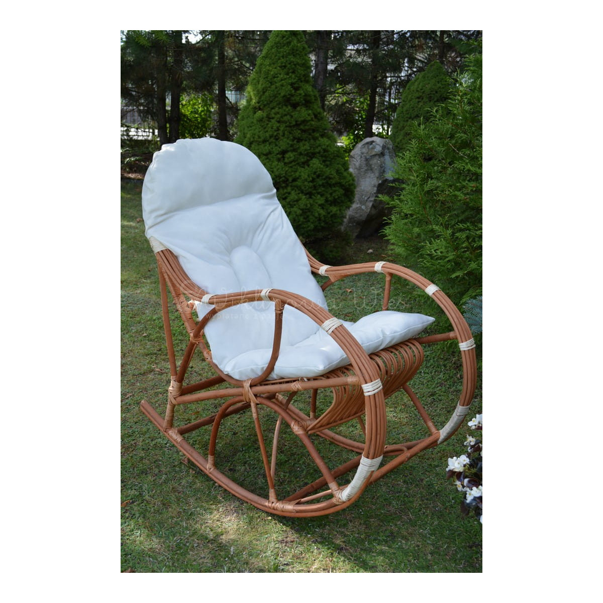 Scaun cu leagăn de grădină cu pernă albă