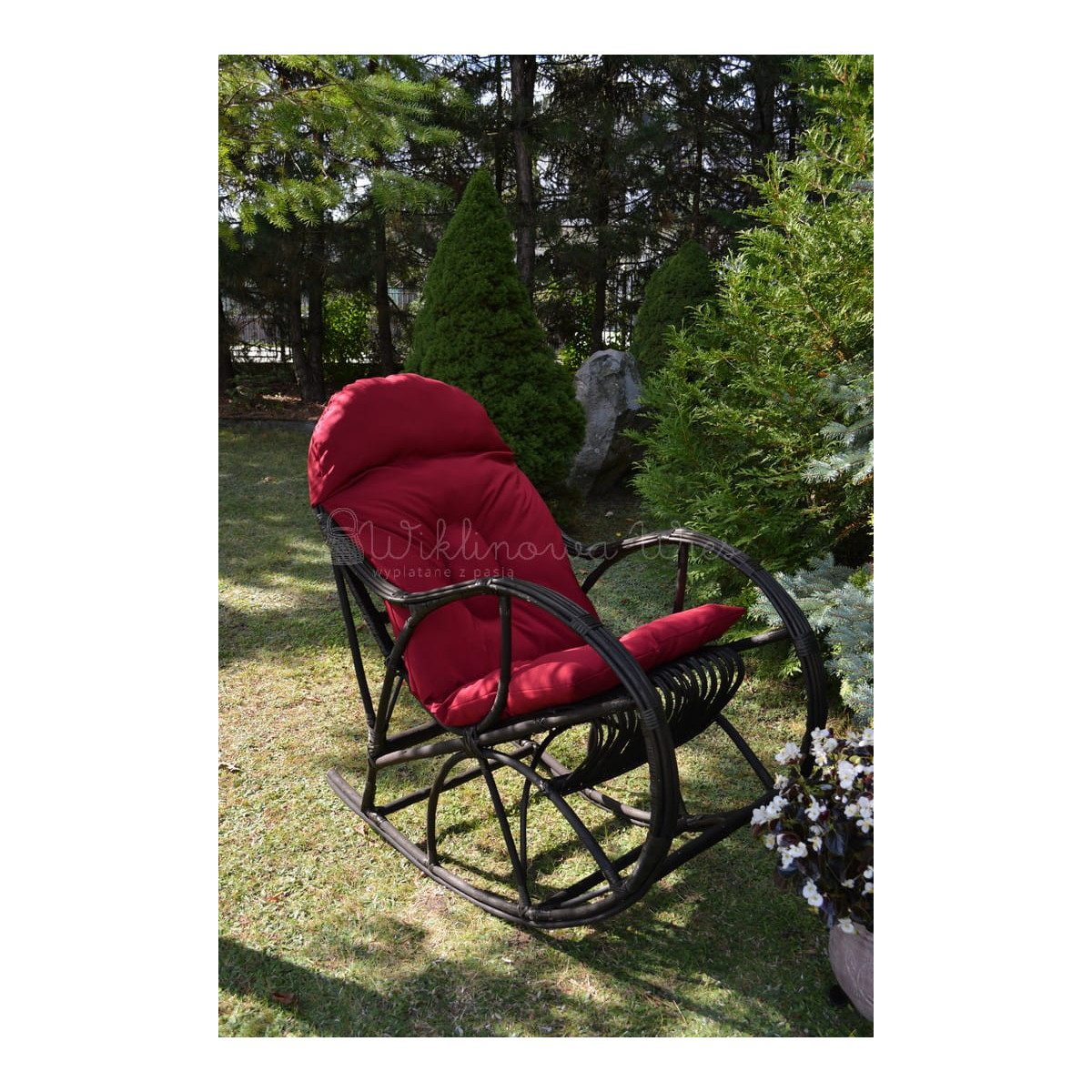 Wenge leagăn cu pernu roșie