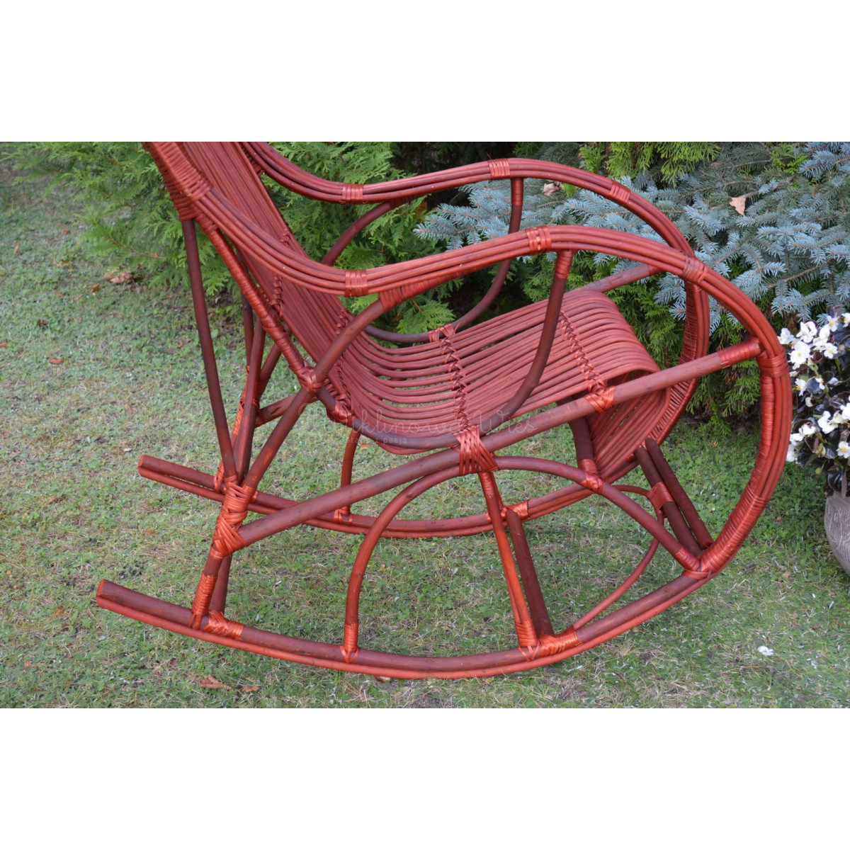 Scaun suspendat din vișine pentru grădină