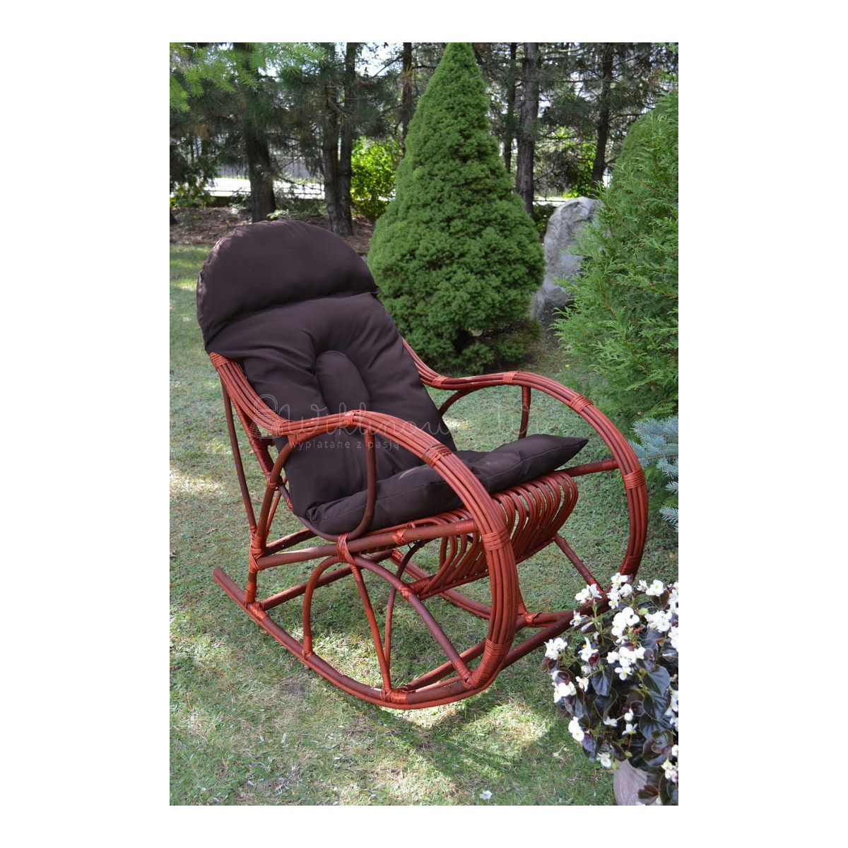 Scaun suspensat de grădină din vișin cu pernă maro