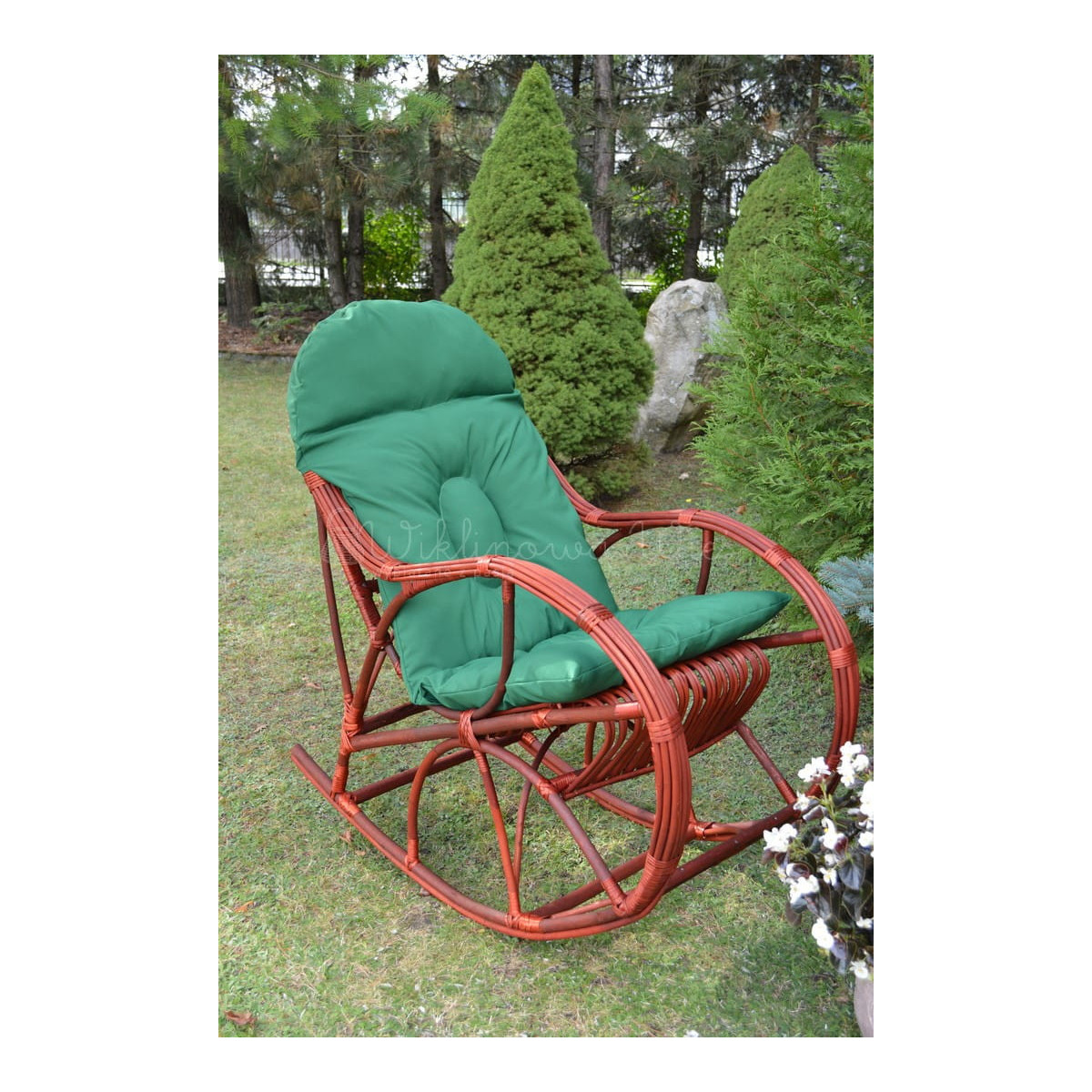 Scaun de grădină cu balansare din cireș, cu perne verzi