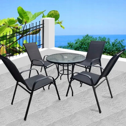 Set de masă de terasă cu diametrul de 80 cm și 4 scaune.