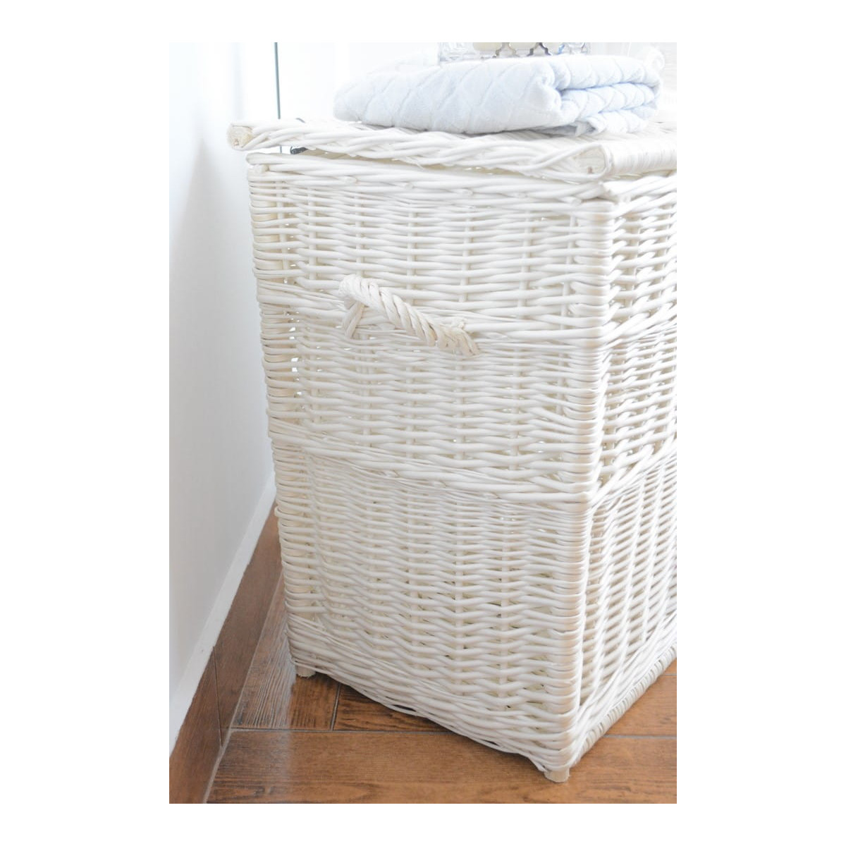 Coș din răchită pentru rufe, de culoare albă, înălțime 50cm