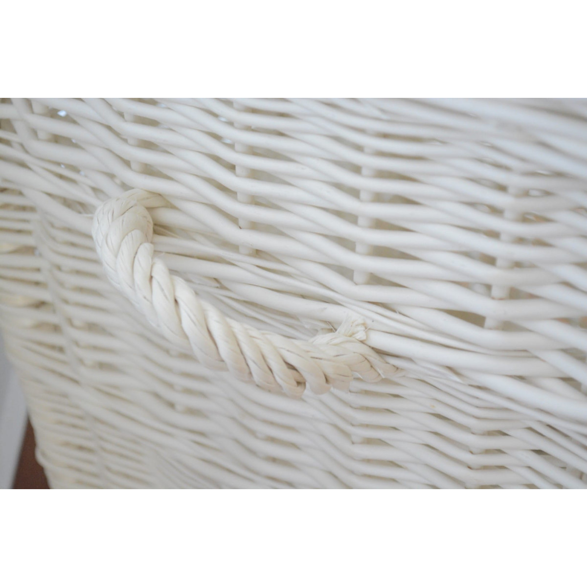 Coș din răchită pentru rufe, de culoare albă, înălțime 50cm