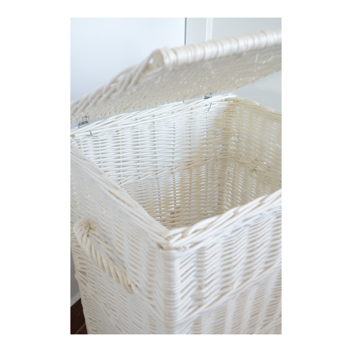 Coș alb din ratan de 60 cm pentru rufe