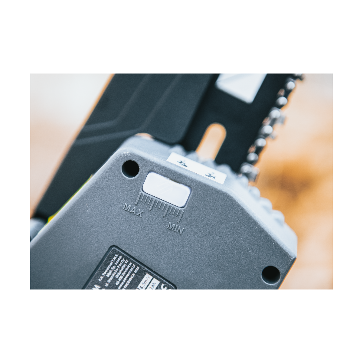 Profi feron cu acumulator PM-MPA-2AHM la un preț super!