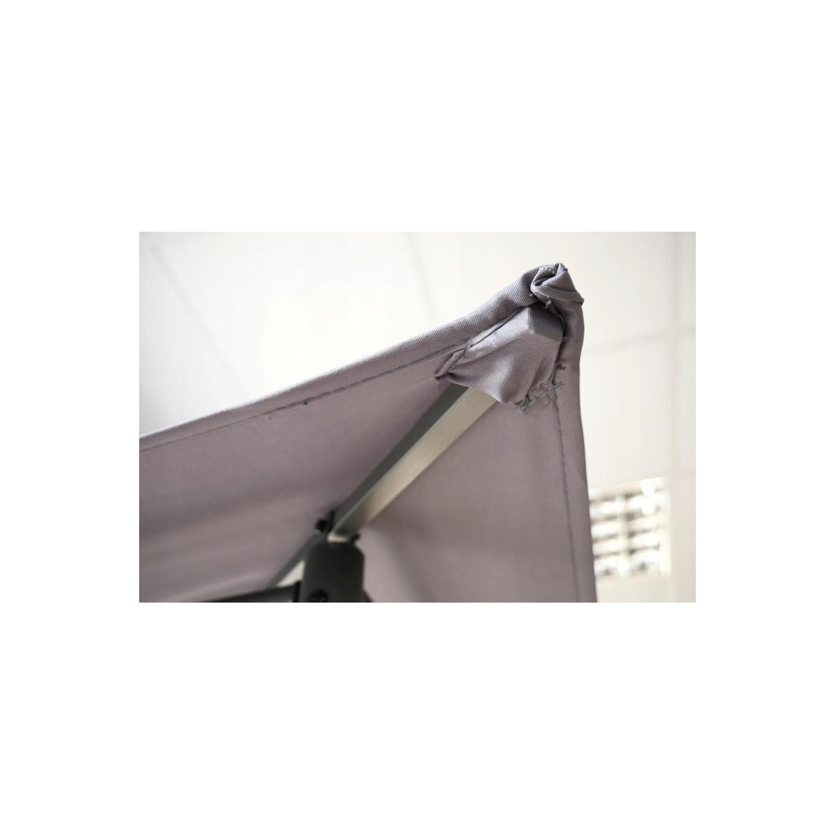 Foișor de grădină cu pereți laterali și perdele de culoare bej 3x4 m