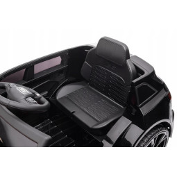 Automobil electric Audi RS6 de culoare neagră