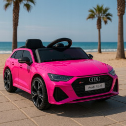 Luxusul mașinu electrică Audi RS6 în culoarea roz.