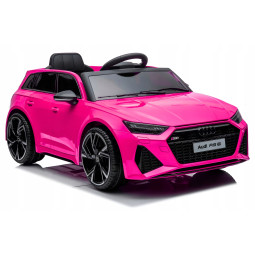 Luxusul mașinu electrică Audi RS6 în culoarea roz.