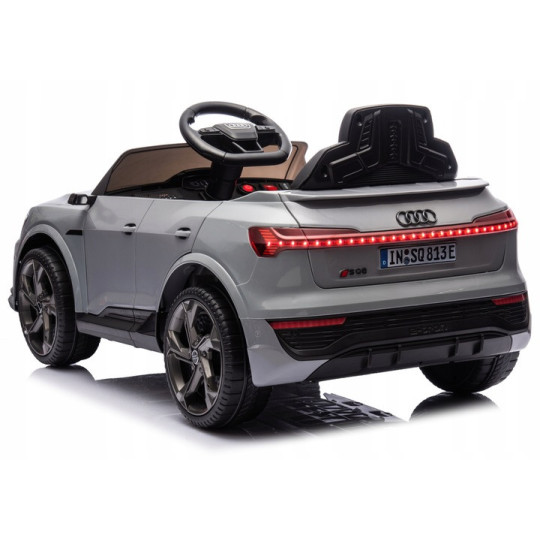 Mașinuță electrică pentru copii Audi RSQ8, culoare gri