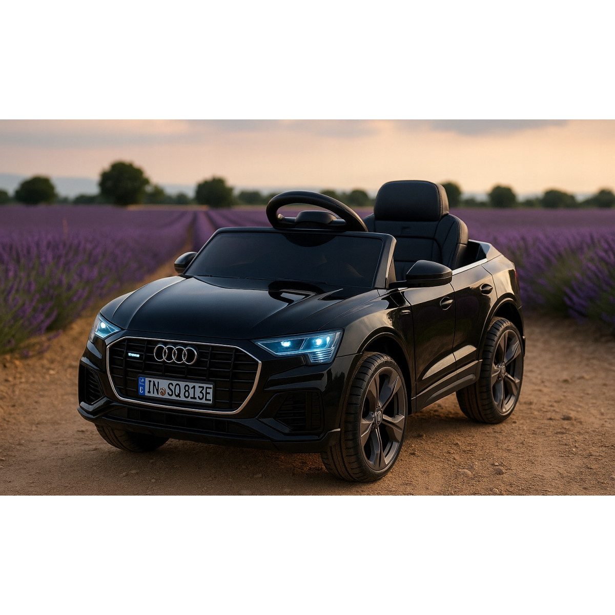 Mașinu electrică pentru copii Audi RSQ8, de culoare neagră