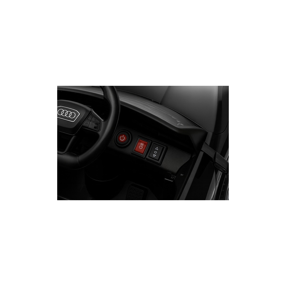 Mașinu electrică pentru copii Audi RSQ8, de culoare neagră