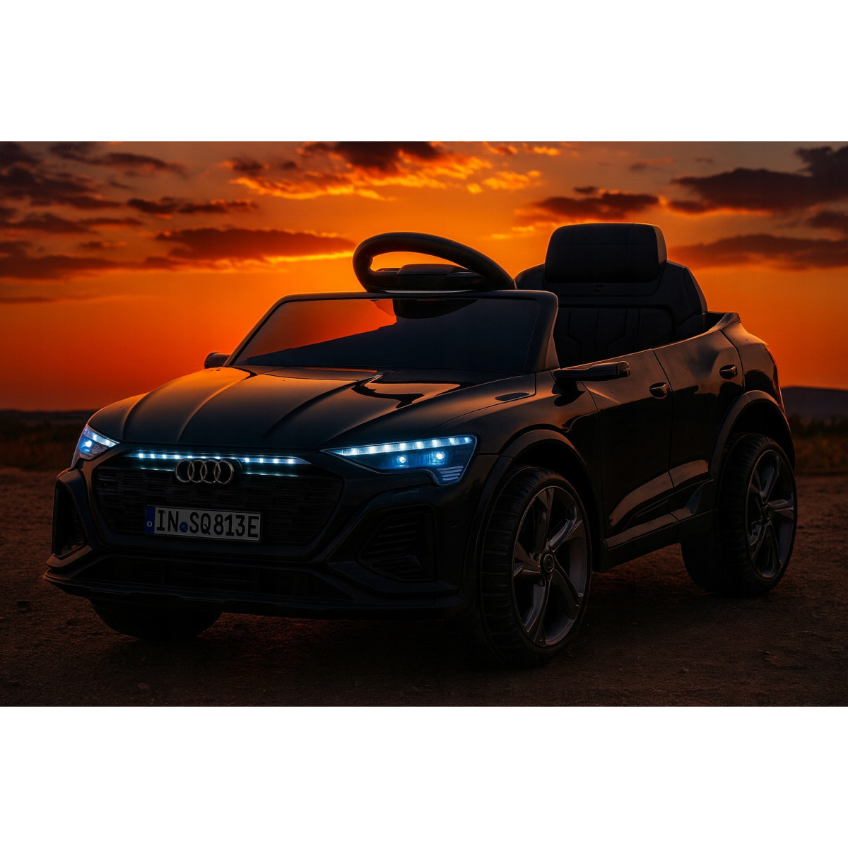Mașinu electrică pentru copii Audi RSQ8, de culoare neagră
