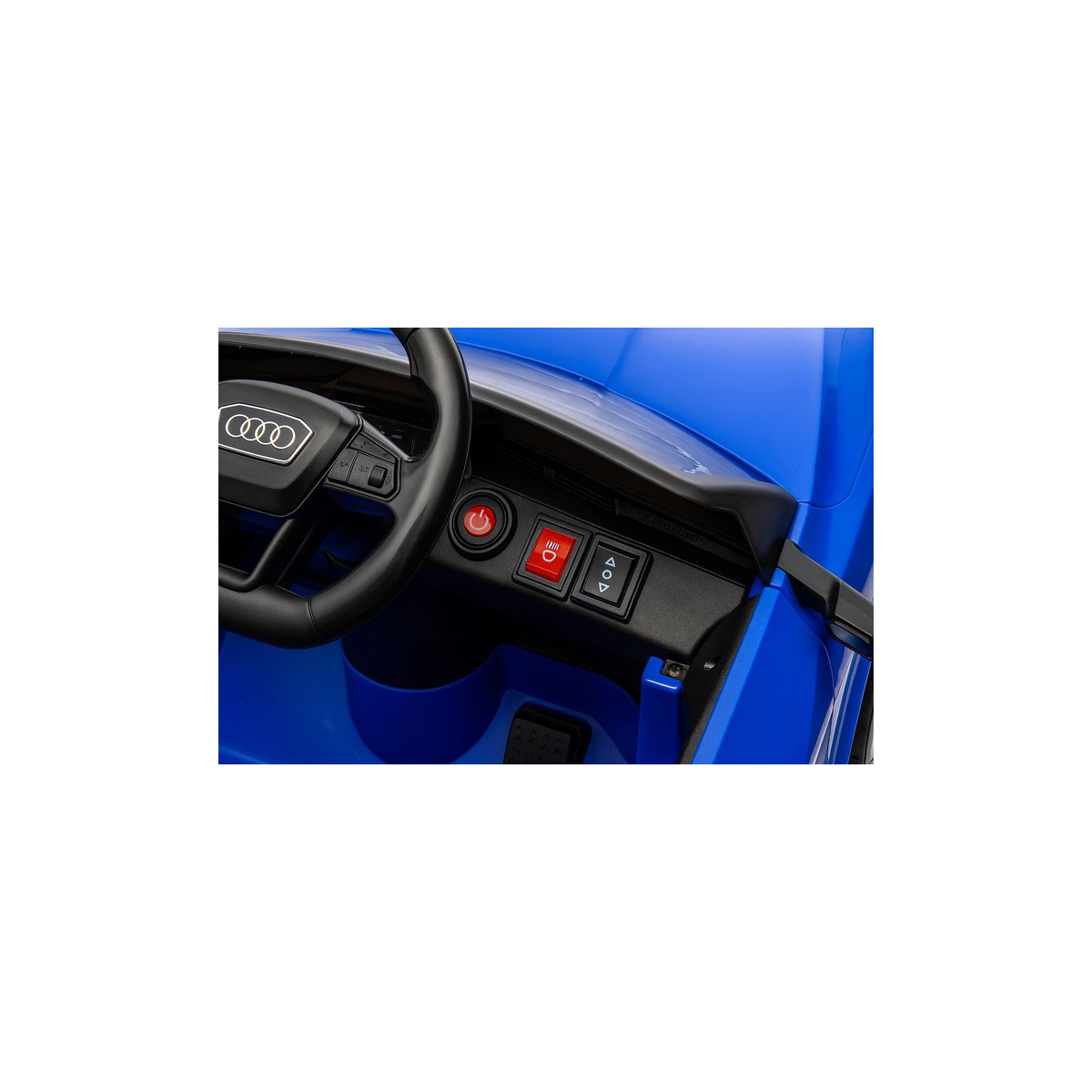 Detsăcuțчык cu telecomandă Audi RSQ8 albastru