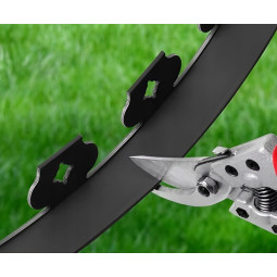 Borduri de gazon pentru grădină 5 cm x 10 m în culoarea neagră + 20 de suporturi în ambalaj.