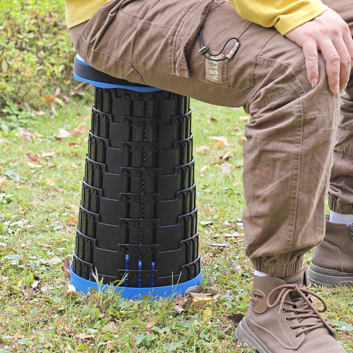 Scaun pliant telescopic de culoare albastră 7 – 45 cm | Capacitate de încărcare 200 kg