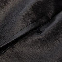 Pentru living, un sac mare de șezlong de culoare neagră