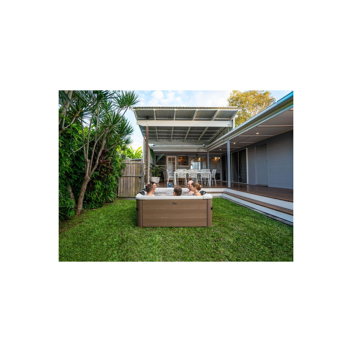 Cadă de hidromasaj de lux cu WiFi și iluminare LED pentru 6 persoane - MSPA Frame Amber Aero Plus
