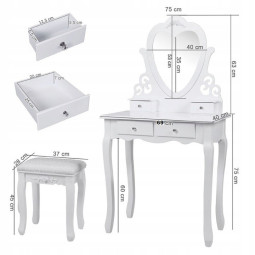 Toaletă cu oglindă în formă de inimă