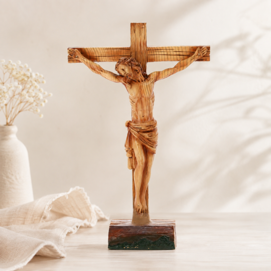 Stojaci kríž s postavou Ježiša 19 × 7,5 × 29,5 cm, polyresin