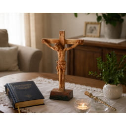 Cruce în picioare cu figura lui Isus 19 × 7,5 × 29,5 cm, poliresină