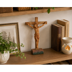 Stojaci kríž s postavou Ježiša 19 × 7,5 × 29,5 cm, polyresin