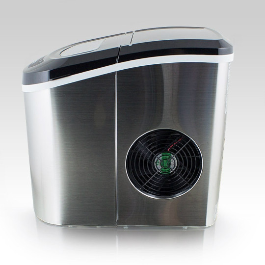 Mașină metalică pentru producerea de cuburi de gheață